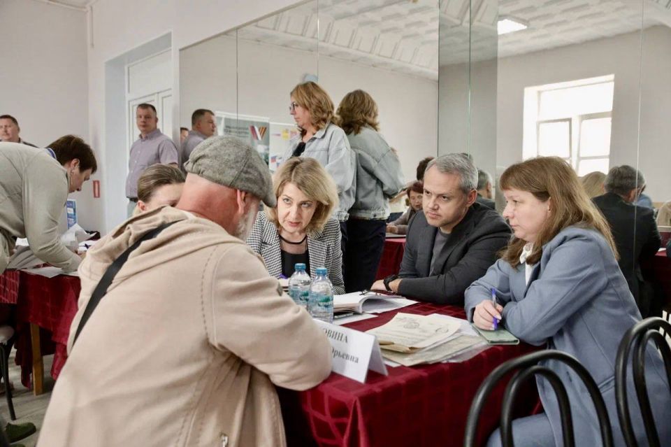 Завершили день в Электроуглях выездной администрацией на базе «Центра культуры и искусств» Завершили день в Электроуглях выездной администрацией на базе «Центра культуры и искусств»