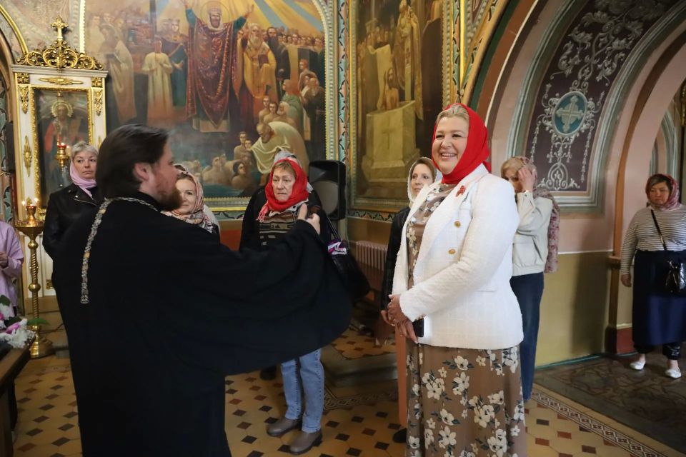 Медицинские работники продолжают знакомиться со святынями Серпухова Медицинские работники продолжают знакомиться со святынями Серпухова