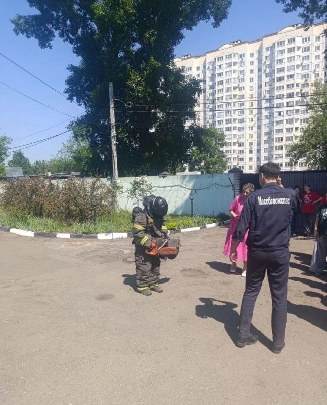 Спасатели провели занятие для воспитанников реабилитационного центра Люберец Спасатели провели занятие для воспитанников реабилитационного центра Люберец