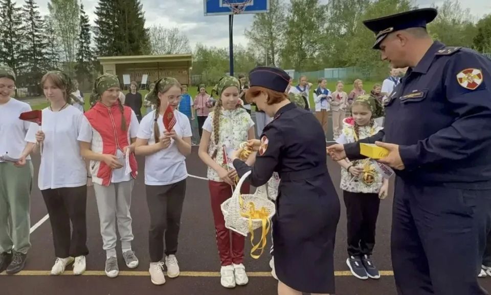 Росгвардейцы провели военно-патриотическую игру «Зарница» в Подмосковье Росгвардейцы провели военно-патриотическую игру «Зарница» в Подмосковье