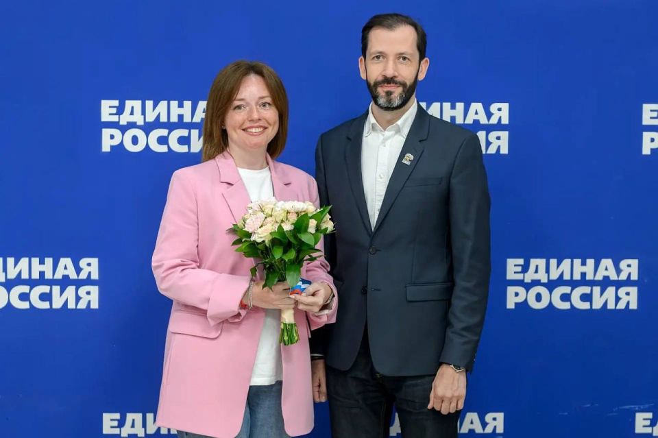 В Подольске одиннадцать новых членов пополнили ряды «Единой России» В Подольске одиннадцать новых членов пополнили ряды «Единой России»