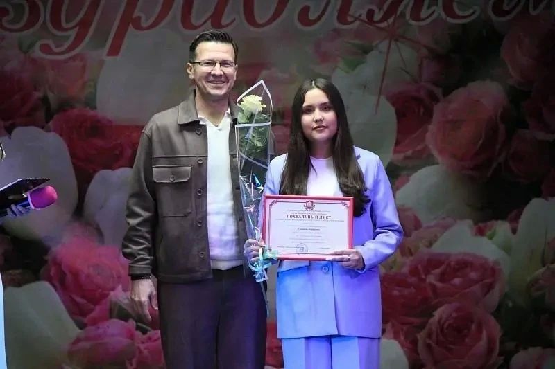 Вокальная студия «ДоМиСолькИ» выступила с отчётным концертом Вокальная студия «ДоМиСолькИ» выступила с отчётным концертом