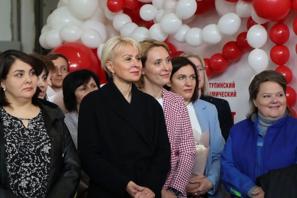 Сергей Мужальских: В преддверии Дня химика поздравил коллектив Ступинского химического завода Сергей Мужальских: В преддверии Дня химика поздравил коллектив Ступинского химического завода