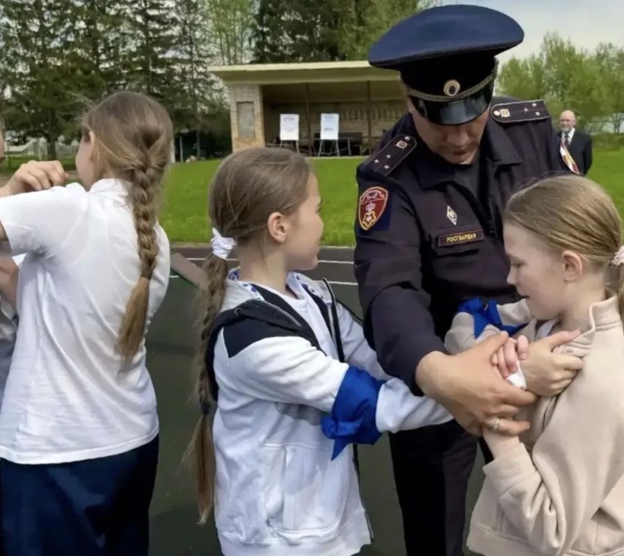 Росгвардейцы провели военно-патриотическую игру «Зарница» в Подмосковье Росгвардейцы провели военно-патриотическую игру «Зарница» в Подмосковье