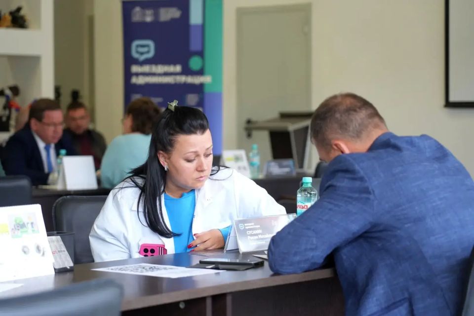 На Загорском оптико-механическом заводе прошла встреча в формате «Выездной администрации» На Загорском оптико-механическом заводе прошла встреча в формате «Выездной администрации»
