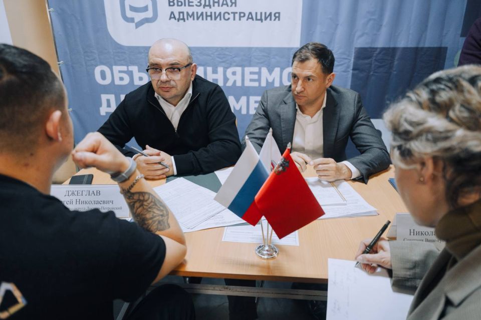 Николай Ханин: С главой городского округа Лосино-Петровский Сергеем Джеглавом встретились с сотрудниками ООО «Архимед», специализирующегося на производстве изделий из пластика Николай Ханин: С главой городского округа Лосино-Петровский Сергеем Джеглавом встретились с сотрудниками ООО «Архимед», специализирующегося на производстве изделий из пластика