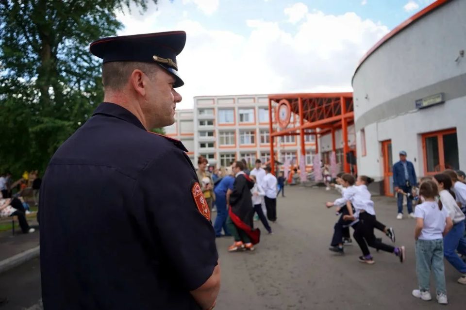 Сотрудники подмосковного главка Росгвардии организовали детский праздник Сотрудники подмосковного главка Росгвардии организовали детский праздник