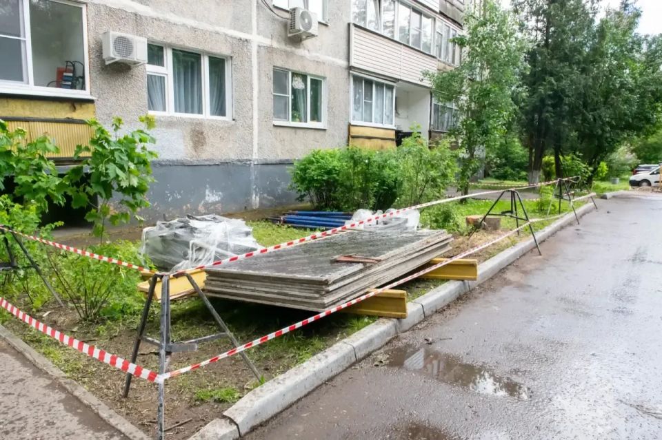 Татьяна Витушева: Осмотрела ход технических работ в подъезде жилого дома в Дедовске, который в ночь с 16 на 17 мая получил повреждения в результате отражения атаки БПЛА Татьяна Витушева: Осмотрела ход технических работ в подъезде жилого дома в Дедовске, который в ночь с 16 на 17 мая получил повреждения в результате отражения атаки БПЛА