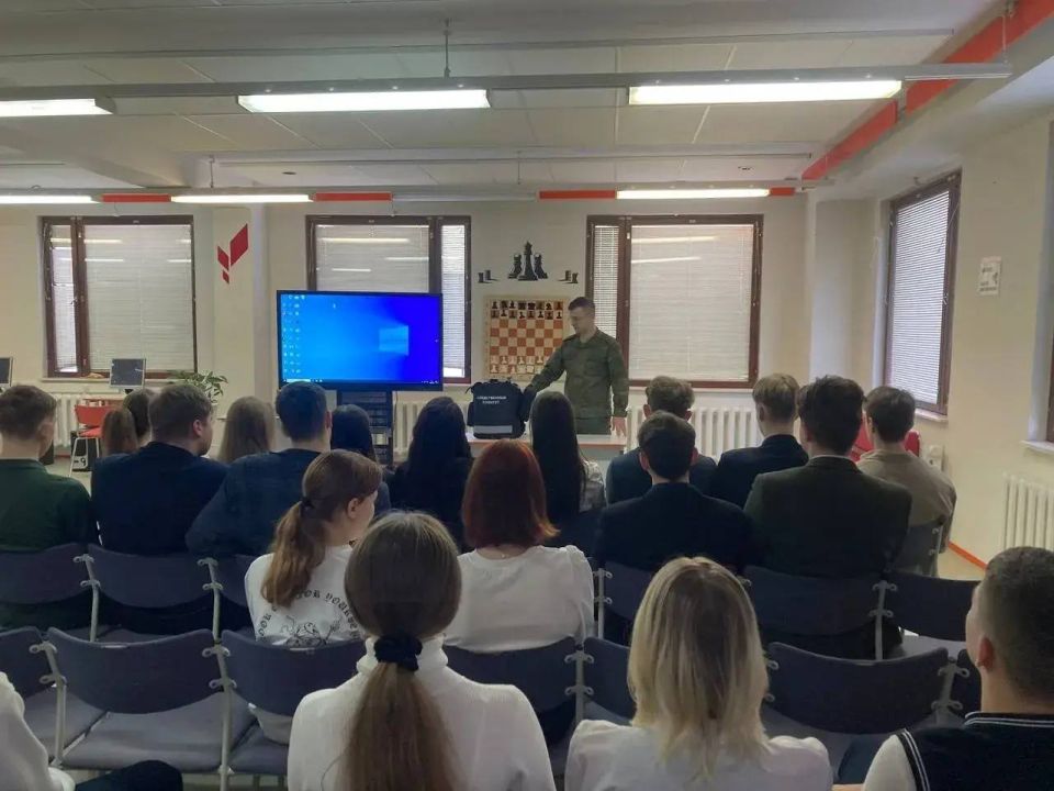 Офицеры военного следственного управления СК России по Московскому военному округу провели благотворительные акции ко Дню защиты детей Офицеры военного следственного управления СК России по Московскому военному округу провели благотворительные акции ко Дню защиты детей