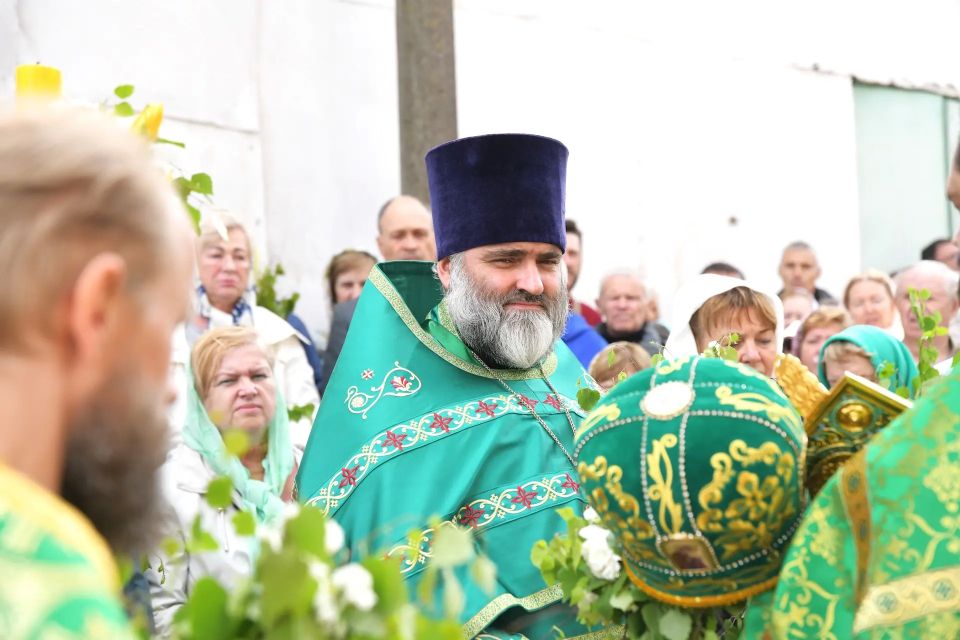 В День Святой Троицы в Троицком соборе города Яхромы — престольный праздник В День Святой Троицы в Троицком соборе города Яхромы — престольный праздник