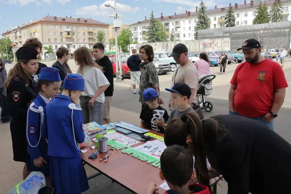 В Королёве прошло масштабное и познавательное мероприятие в рамках областной акции «Один день с полицией» В Королёве прошло масштабное и познавательное мероприятие в рамках областной акции «Один день с полицией»