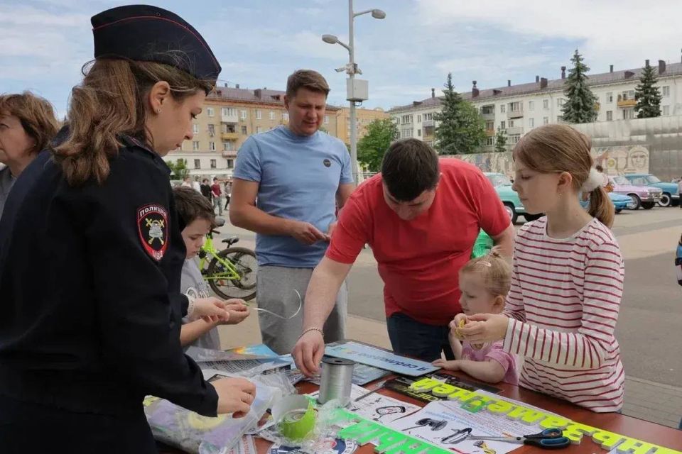 В Королёве прошло масштабное и познавательное мероприятие в рамках областной акции «Один день с полицией» В Королёве прошло масштабное и познавательное мероприятие в рамках областной акции «Один день с полицией»