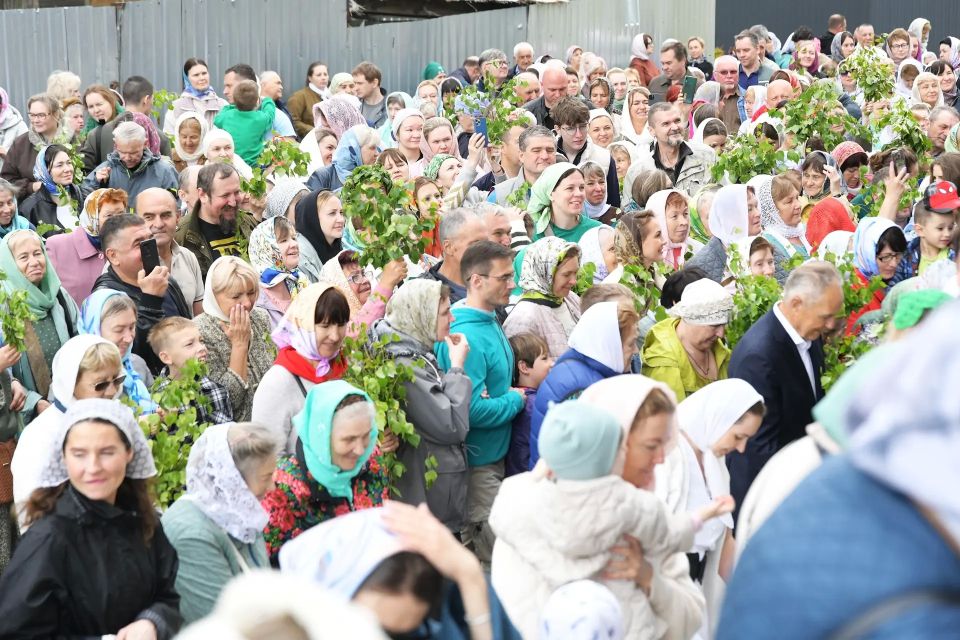 В День Святой Троицы в Троицком соборе города Яхромы — престольный праздник В День Святой Троицы в Троицком соборе города Яхромы — престольный праздник