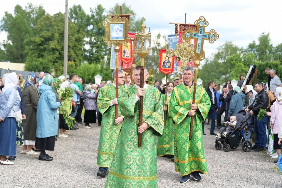 В День Святой Троицы в Троицком соборе города Яхромы — престольный праздник В День Святой Троицы в Троицком соборе города Яхромы — престольный праздник