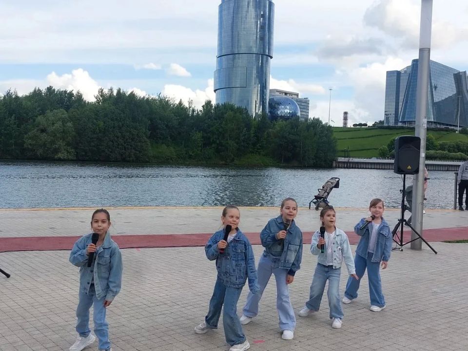 #ПрямоСейчас на Живописной набережной в Павшинской пойме проходит мероприятие «Летний вечер у реки» #ПрямоСейчас на Живописной набережной в Павшинской пойме проходит мероприятие «Летний вечер у реки»