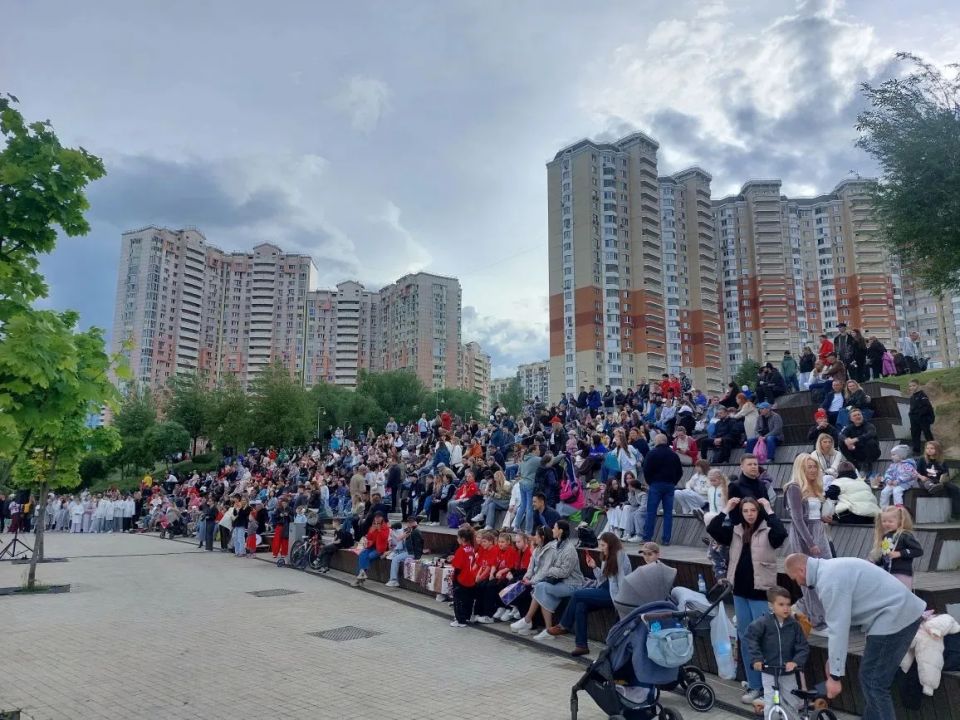 #ПрямоСейчас на Живописной набережной в Павшинской пойме проходит мероприятие «Летний вечер у реки» #ПрямоСейчас на Живописной набережной в Павшинской пойме проходит мероприятие «Летний вечер у реки»
