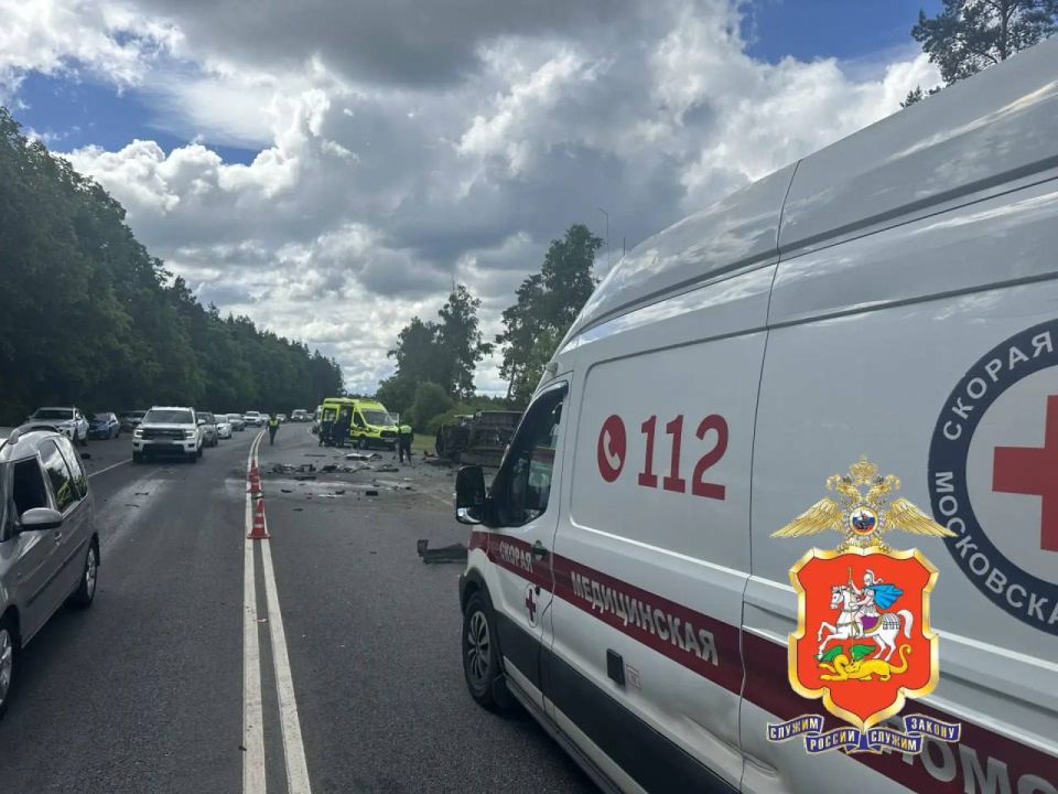 Массовая авария на трассе А-107 в Подмосковье: погиб один человек, ещё восемь пострадали Массовая авария на трассе А-107 в Подмосковье: погиб один человек, ещё восемь пострадали