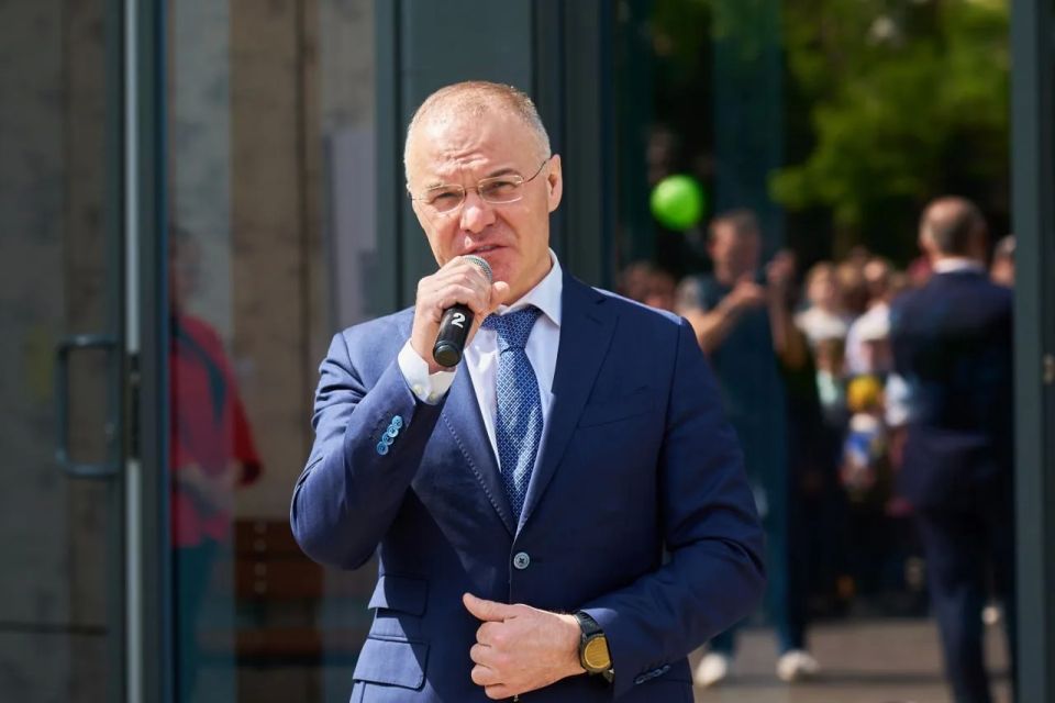 Михаил Собакин: Сегодня, в День защиты детей, мы торжественно открыли новую детскую поликлиника, рассчитанная на 500 посещений в смену Михаил Собакин: Сегодня, в День защиты детей, мы торжественно открыли новую детскую поликлиника, рассчитанная на 500 посещений в смену