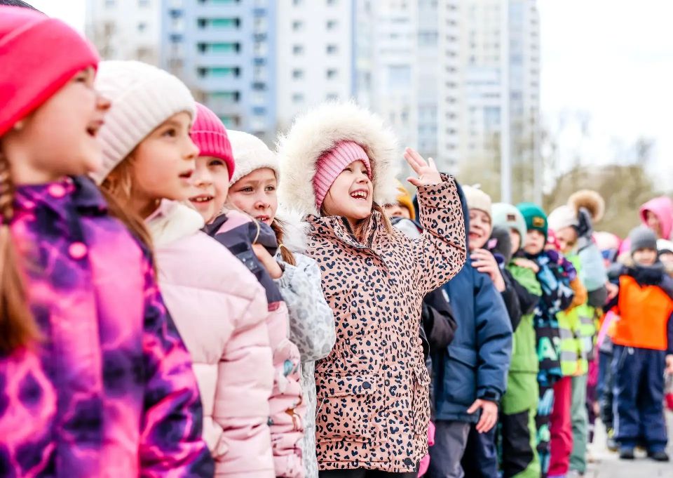 Сегодня, в первый день лета, мы отмечаем праздник самых дорогих для нас людей – Международный День защиты детей, что олицетворяет собой искреннюю надежду, заботу и веру в лучшее Сегодня, в первый день лета, мы отмечаем праздник самых дорогих для нас людей – Международный День защиты детей, что олицетворяет собой искреннюю надежду, заботу и веру в лучшее