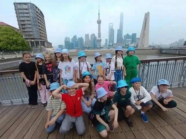 Ступинский хор «Хорошие ребята» выступил в Китае и познакомился с достопримечательностями Шанхая Ступинский хор «Хорошие ребята» выступил в Китае и познакомился с достопримечательностями Шанхая
