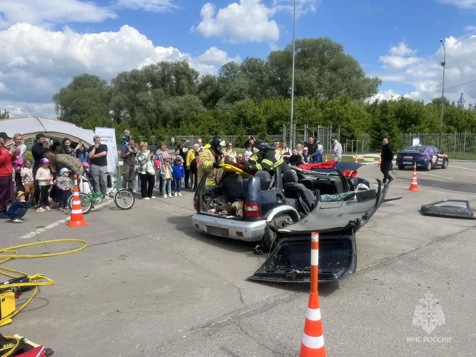 «Мама, папа, я - безопасная семья»: в Коломне прошёл главный семейный фестиваль безопасности «Мама, папа, я - безопасная семья»: в Коломне прошёл главный семейный фестиваль безопасности