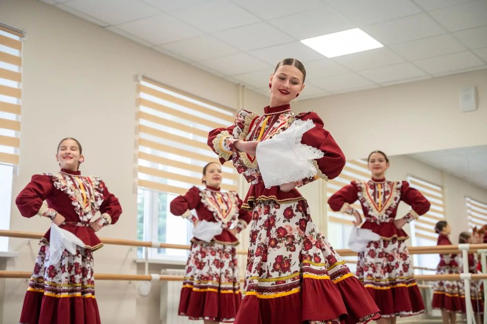 С Днём защиты детей!. Сегодня праздник тех, ради кого мы делаем Домодедово лучше: строим школы и детские сады, открываем спортивные площадки, благоустраиваем дворы и парки С Днём защиты детей!. Сегодня праздник тех, ради кого мы делаем Домодедово лучше: строим школы и детские сады, открываем спортивные площадки, благоустраиваем дворы и парки