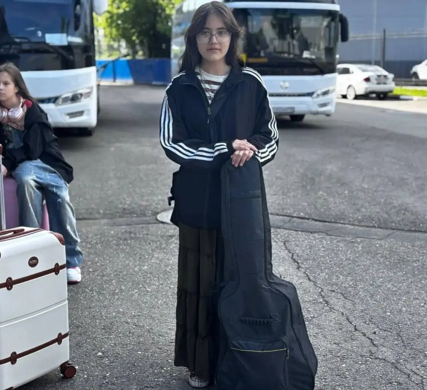Сегодня, в День защиты детей, более 130 юных подольчан отправились в лагерь «Ромашка» Сегодня, в День защиты детей, более 130 юных подольчан отправились в лагерь «Ромашка»
