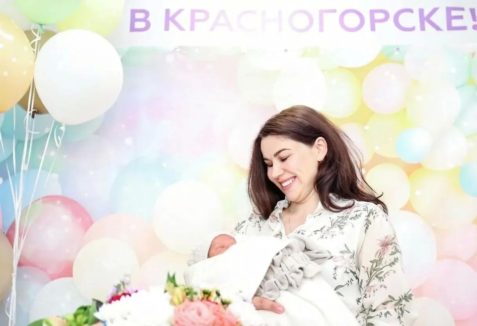 Сегодня, в первый день лета, мы отмечаем праздник самых дорогих для нас людей – Международный День защиты детей, что олицетворяет собой искреннюю надежду, заботу и веру в лучшее Сегодня, в первый день лета, мы отмечаем праздник самых дорогих для нас людей – Международный День защиты детей, что олицетворяет собой искреннюю надежду, заботу и веру в лучшее