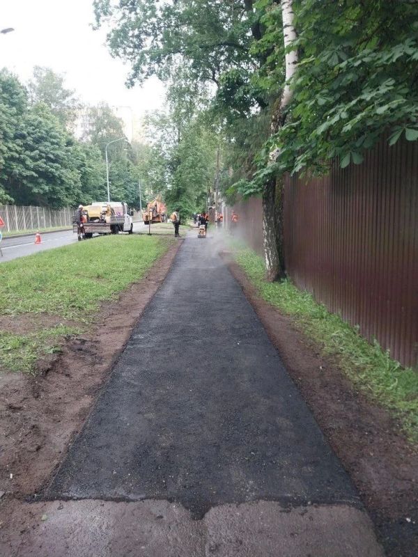 В городе продолжаются ремонтные работы по восстановлению дорожного полотна В городе продолжаются ремонтные работы по восстановлению дорожного полотна