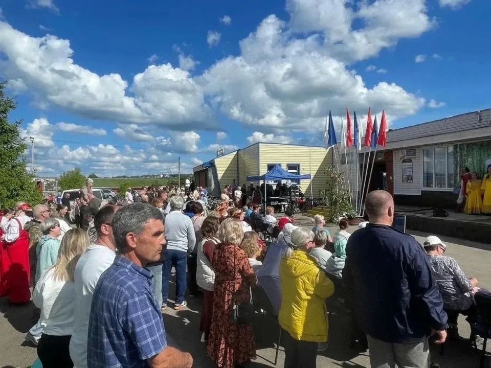 «Троицкий пирог» в Лужниках: традиции, таланты и угощения «Троицкий пирог» в Лужниках: традиции, таланты и угощения