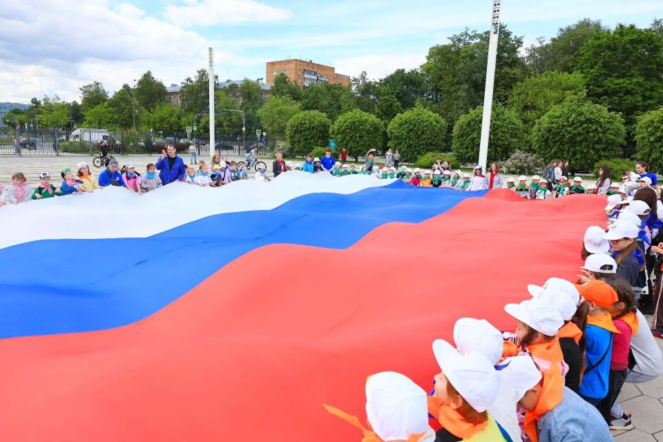 Мытищи рисуют единство: экология, Россия, будущее Мытищи рисуют единство: экология, Россия, будущее