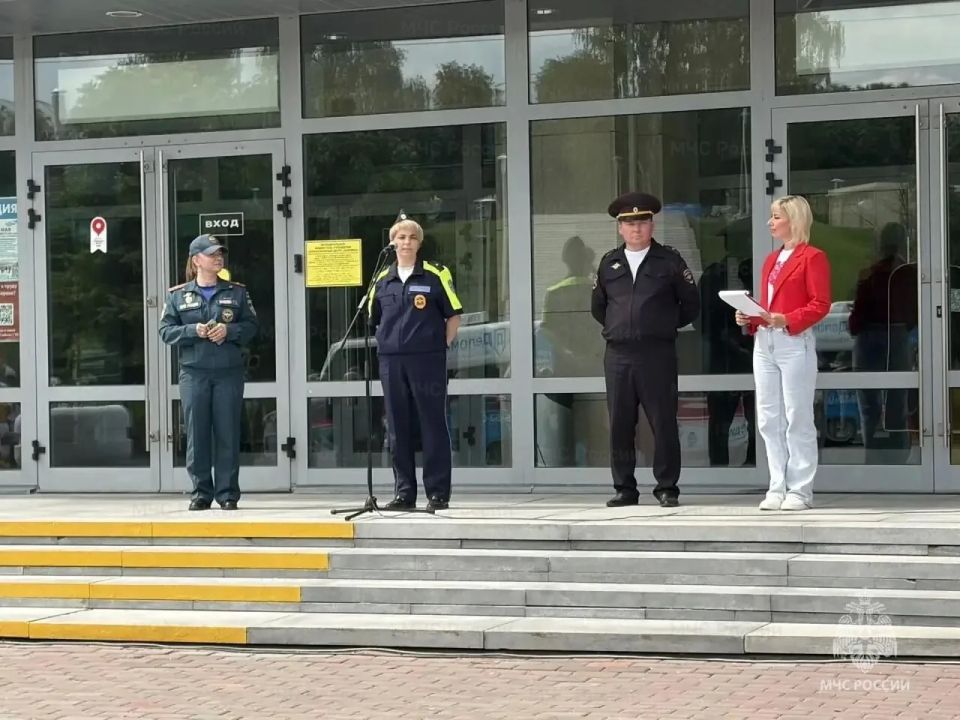 «Мама, папа, я - безопасная семья»: в Коломне прошёл главный семейный фестиваль безопасности «Мама, папа, я - безопасная семья»: в Коломне прошёл главный семейный фестиваль безопасности