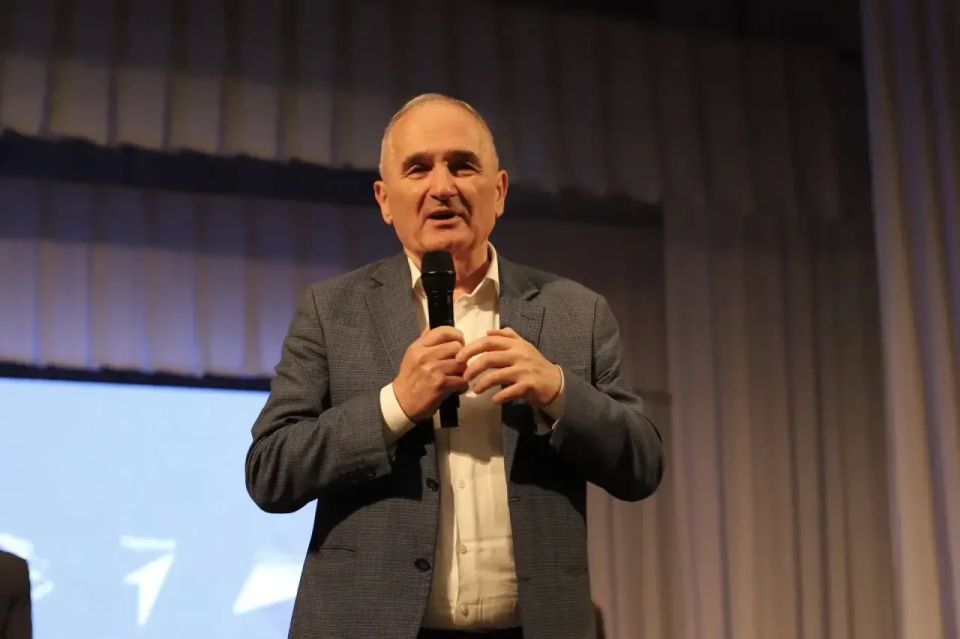 Северная Осетия-Алания: 400 «Орлят России» вступили в «Движение Первых» Северная Осетия-Алания: 400 «Орлят России» вступили в «Движение Первых»