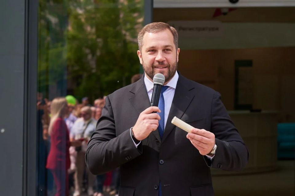 Михаил Собакин: Сегодня, в День защиты детей, мы торжественно открыли новую детскую поликлиника, рассчитанная на 500 посещений в смену Михаил Собакин: Сегодня, в День защиты детей, мы торжественно открыли новую детскую поликлиника, рассчитанная на 500 посещений в смену