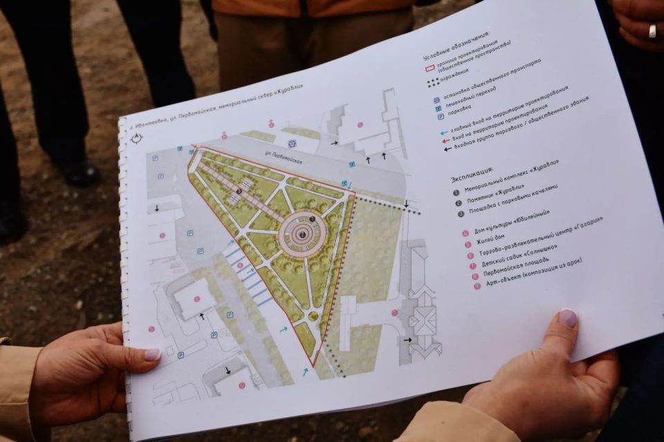 Уполномоченный главы Пушкинского Нина Ушакова вместе с председателем Совета депутатов округа Артёмом Садулой и его заместителем Николаем Михайлиным, представителями отдела благоустройства администрации округа и подрядной... Уполномоченный главы Пушкинского Нина Ушакова вместе с председателем Совета депутатов округа Артёмом Садулой и его заместителем Николаем Михайлиным, представителями отдела благоустройства администрации округа и подрядной...
