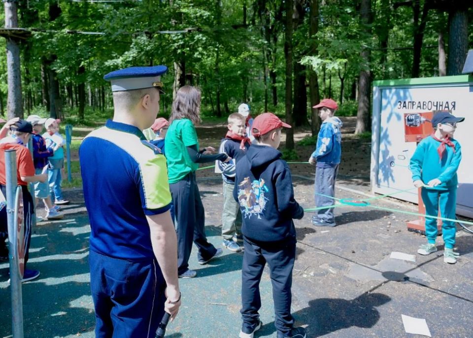 В Международный день защиты детей детский городок «Сказочный» в Красногорске превратился в настоящую арену юных талантов и будущих знатоков дорожной безопасности В Международный день защиты детей детский городок «Сказочный» в Красногорске превратился в настоящую арену юных талантов и будущих знатоков дорожной безопасности
