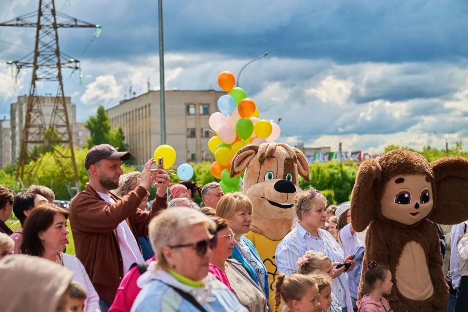 Михаил Собакин: Сегодня, в День защиты детей, мы торжественно открыли новую детскую поликлиника, рассчитанная на 500 посещений в смену Михаил Собакин: Сегодня, в День защиты детей, мы торжественно открыли новую детскую поликлиника, рассчитанная на 500 посещений в смену