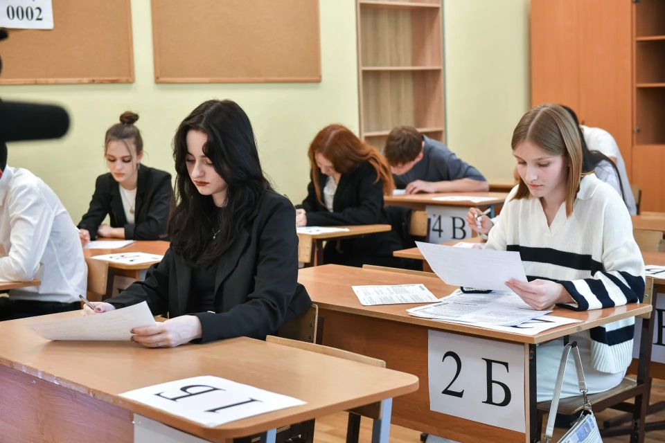 Время экзаменов: почти 5 тысяч школьников Химок сдают ГИА Время экзаменов: почти 5 тысяч школьников Химок сдают ГИА