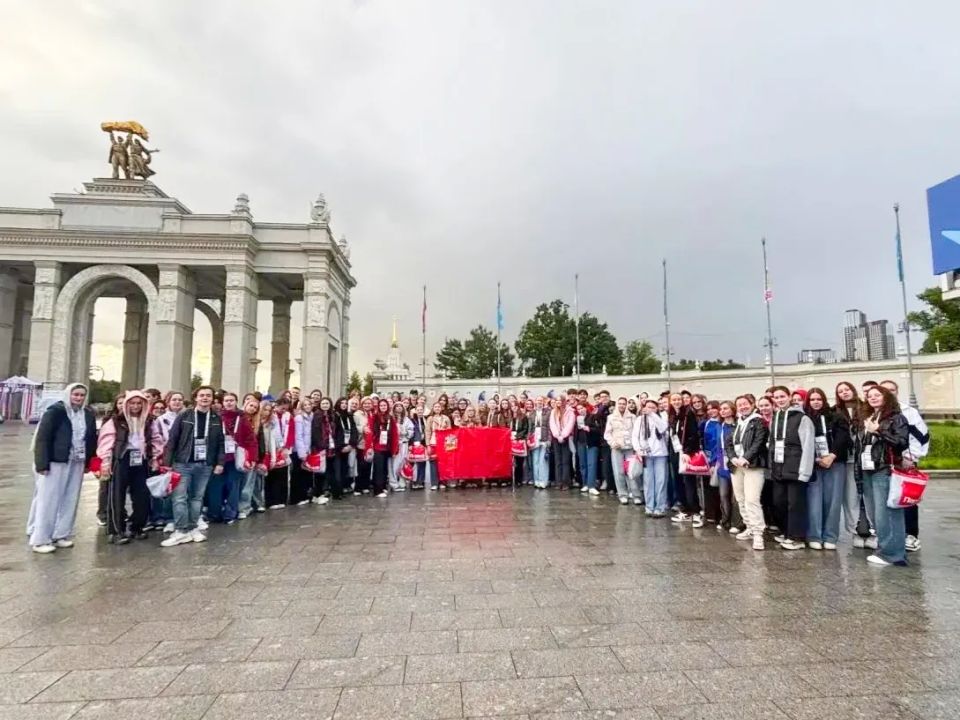 Наши ребята на Международном фестивале детства и юности Наши ребята на Международном фестивале детства и юности