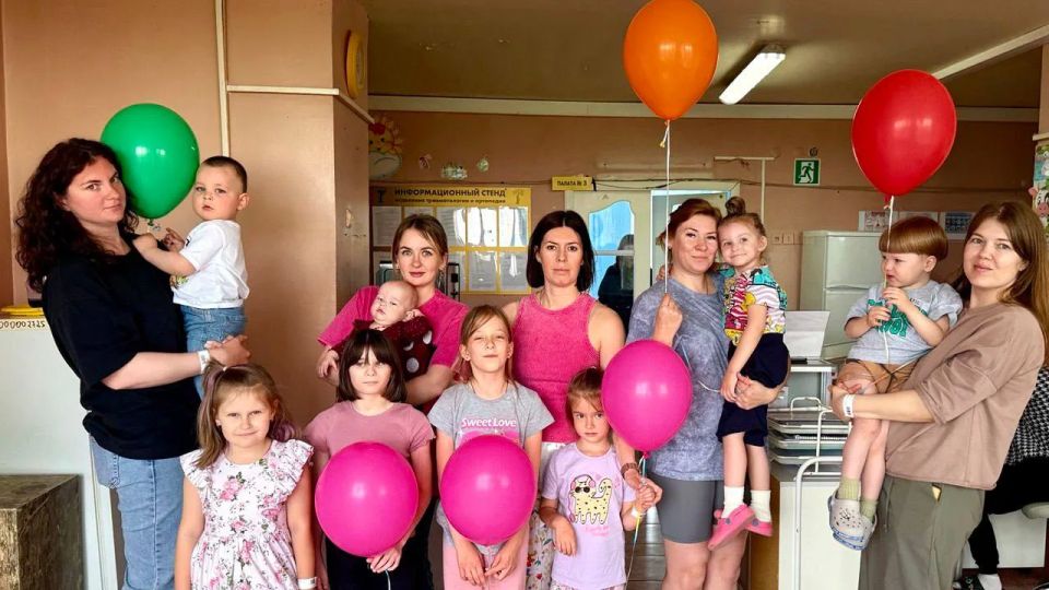 В детской больнице Люберец юные пациенты сделали куклы-обереги в День защиты детей В детской больнице Люберец юные пациенты сделали куклы-обереги в День защиты детей