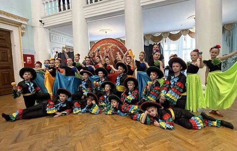Воскресенский "Сувенир" завоевал награды на Международном фестивале-конкурсе народного танца Воскресенский "Сувенир" завоевал награды на Международном фестивале-конкурсе народного танца