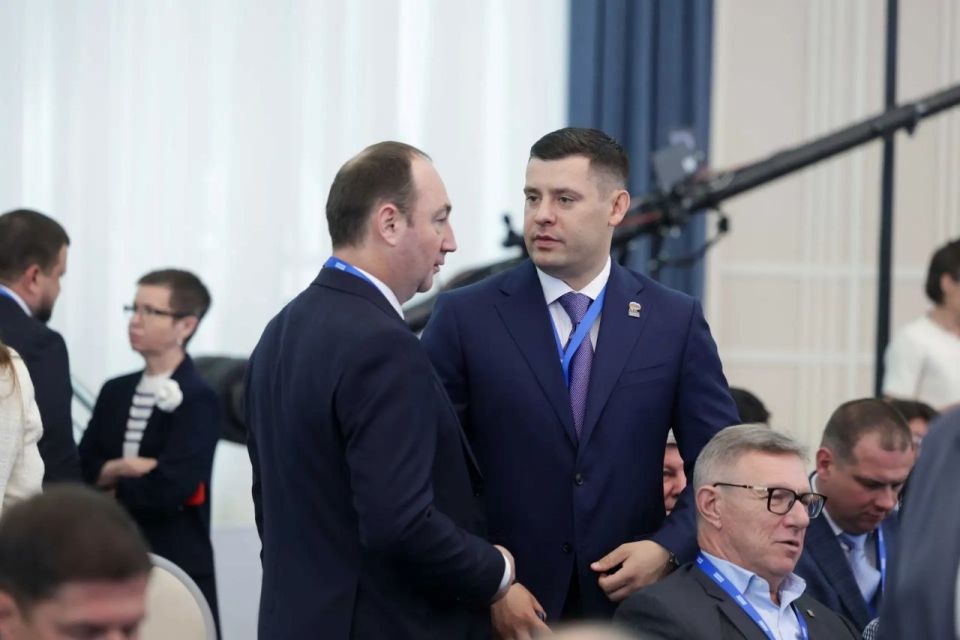 Григорий Артамонов: Вместе с коллегами принял участие в масштабном отчётном форуме партии «Единая Россия» в Красногорске Григорий Артамонов: Вместе с коллегами принял участие в масштабном отчётном форуме партии «Единая Россия» в Красногорске