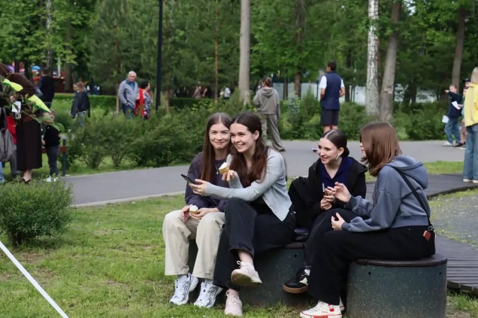 Сергей Мужальских: В Международный день защиты детей парк имени Николая Островского вновь стал одной большой территорией детства, улыбок и хорошего настроения Сергей Мужальских: В Международный день защиты детей парк имени Николая Островского вновь стал одной большой территорией детства, улыбок и хорошего настроения