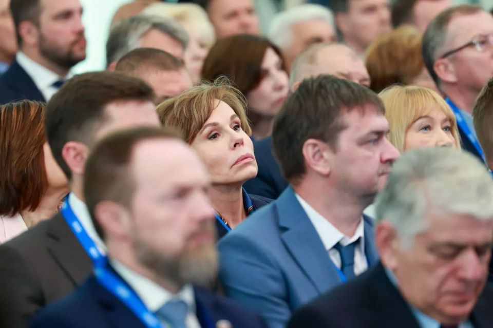 Андрей Воробьев: Одно из приоритетных направлений нашей работы, о которых говорил в своем ежегодном обращении — забота и уважение к каждой семье, каждому жителю региона Андрей Воробьев: Одно из приоритетных направлений нашей работы, о которых говорил в своем ежегодном обращении — забота и уважение к каждой семье, каждому жителю региона