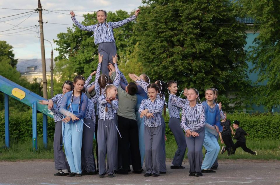 В ДК «Металлург» для юных жителей округа состоялась программа «Праздник счастливого детства» В ДК «Металлург» для юных жителей округа состоялась программа «Праздник счастливого детства»