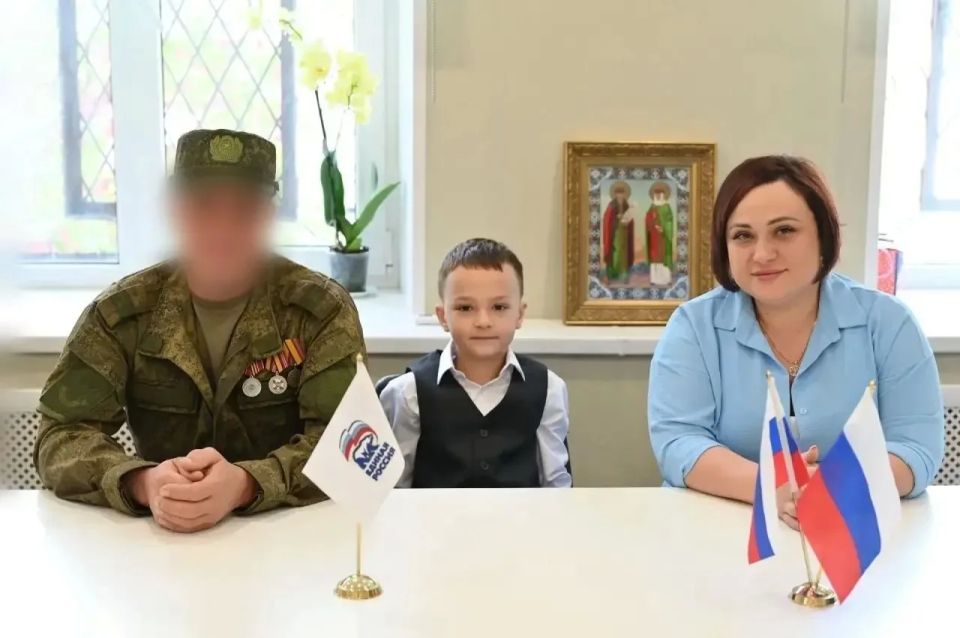 В едином центре поддержки участников СВО прошла встреча с бойцом «Рэмбо», в которой приняла участие депутат Совета депутатов городского округа Серпухов Надежда Ерёмина В едином центре поддержки участников СВО прошла встреча с бойцом «Рэмбо», в которой приняла участие депутат Совета депутатов городского округа Серпухов Надежда Ерёмина