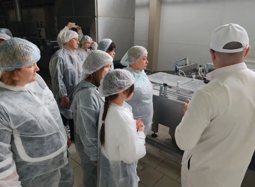 Семьи участников СВО из Солнечногорска посетили кондитерскую фабрику «Сириус» Семьи участников СВО из Солнечногорска посетили кондитерскую фабрику «Сириус»