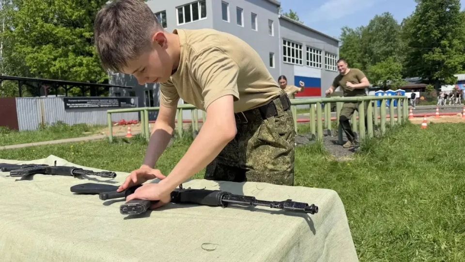Красногорские школьники приняли участие в региональном этапе игры «Зарница 2.0» Красногорские школьники приняли участие в региональном этапе игры «Зарница 2.0»