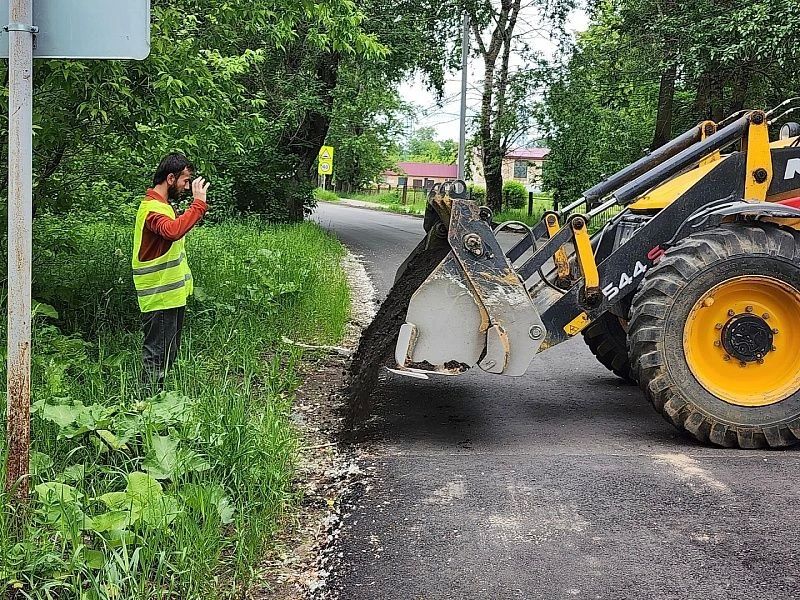 На улице Быковского продолжаются дорожные работы На улице Быковского продолжаются дорожные работы