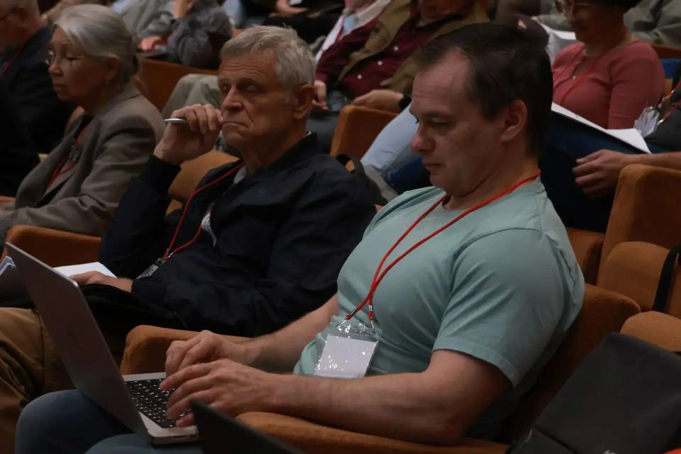 В Серпухове стартовала ежегодная конференция по фундаментальной физике, которая проходит в ИФВЭ им. А.А. Логунова (НИЦ «Курчатовский институт») В Серпухове стартовала ежегодная конференция по фундаментальной физике, которая проходит в ИФВЭ им. А.А. Логунова (НИЦ «Курчатовский институт»)